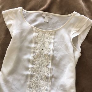 🙌🏼 White LOFT Blouse with Lace Detailing 🙌🏼